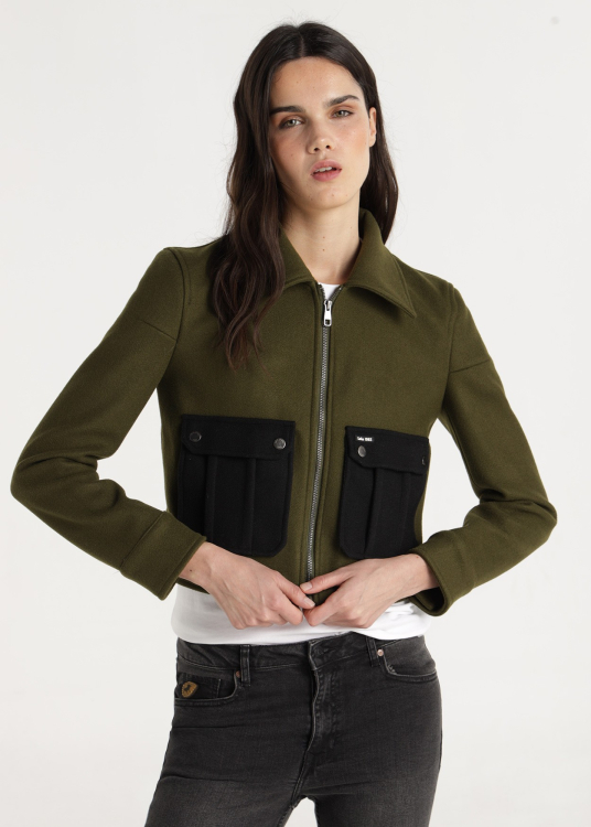 Manteau court en laine avec poches contrastantes | Vert