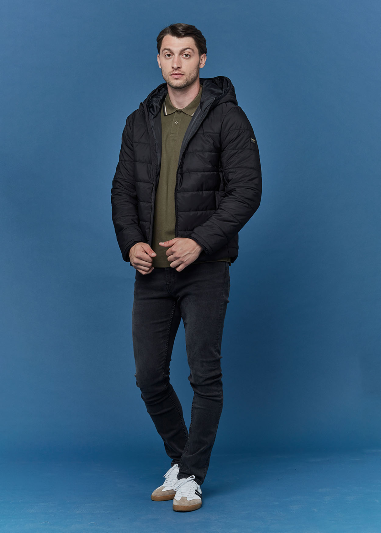 Veste matelassée légère avec capuche, fermeture éclair, poches latérales