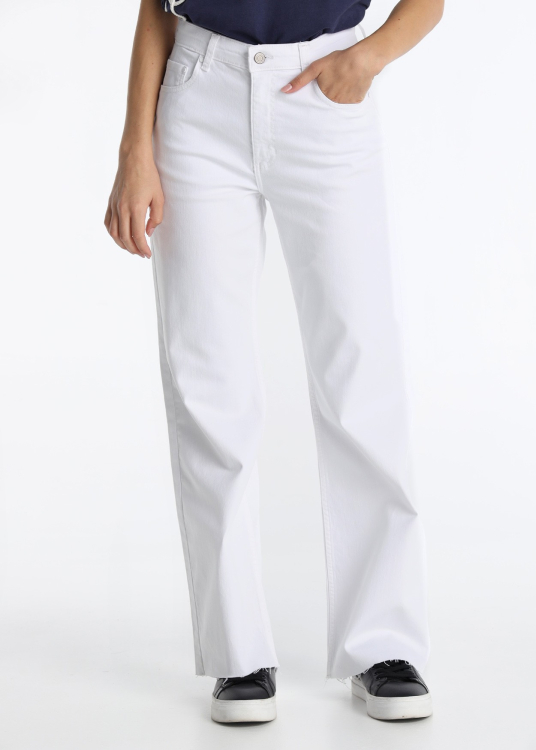 Jean à jambes larges avec broderie blanche sur la poche arrière | Tailles en pouces | Blanc
