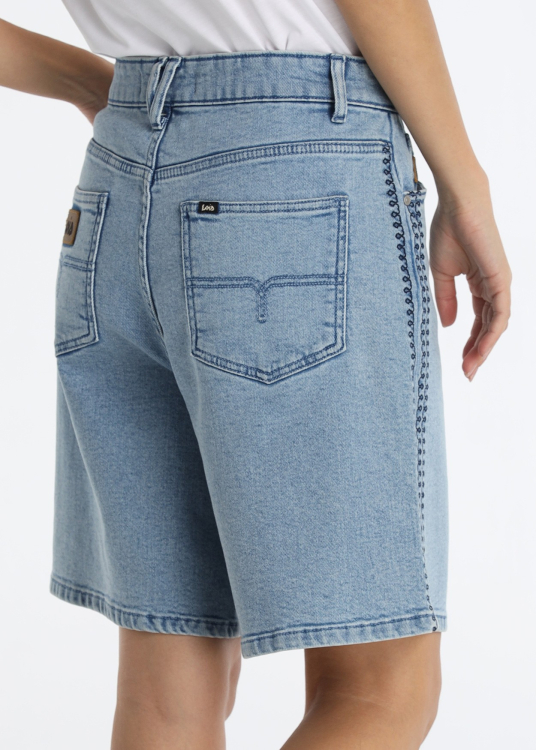 Short en jean décontracté avec broderie décorative sur le côté | Tailles en pouces | Bleu