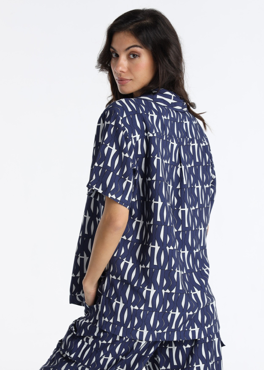 Chemise de pyjama à manches courtes avec imprimé « KISS LOIS »