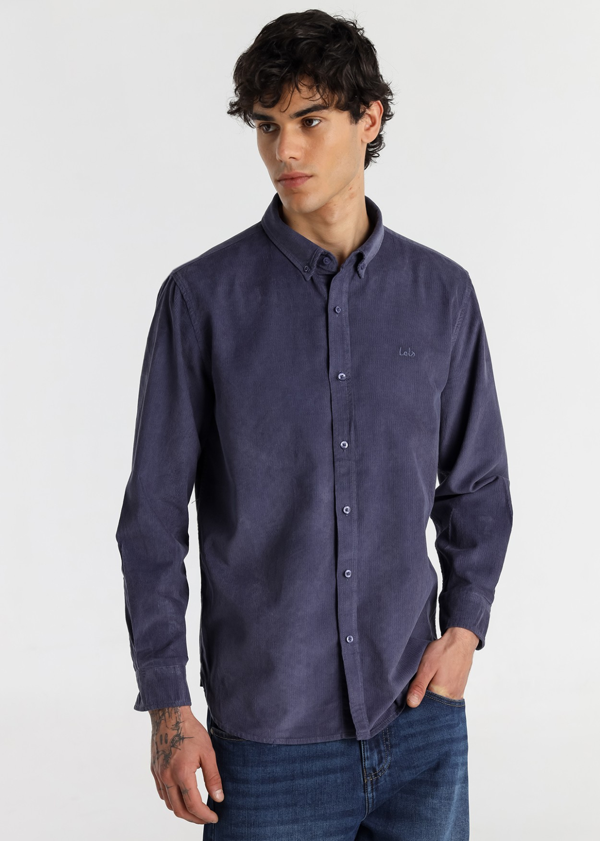 Chemise homme Lois Jeans à manches longues en micro-velours côtelé avec logo brodé · style urbain