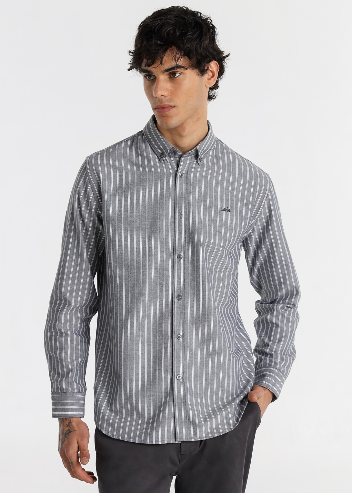 Chemise Oxford rayée à manches longues pour homme Lois Jeans avec logo brodé · finition moderne