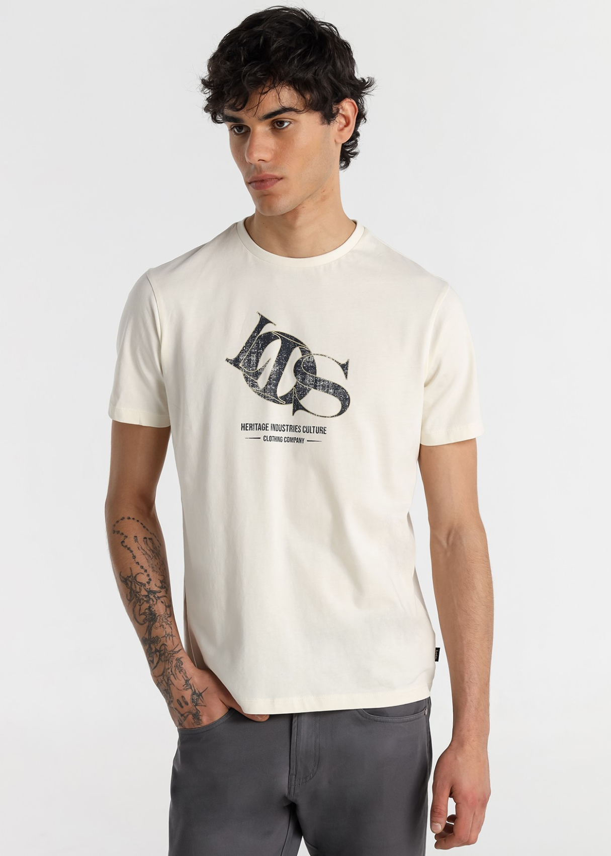 T-shirt à manches courtes pour homme Lois Jeans avec motif Lois amusant · un indispensable de la saison