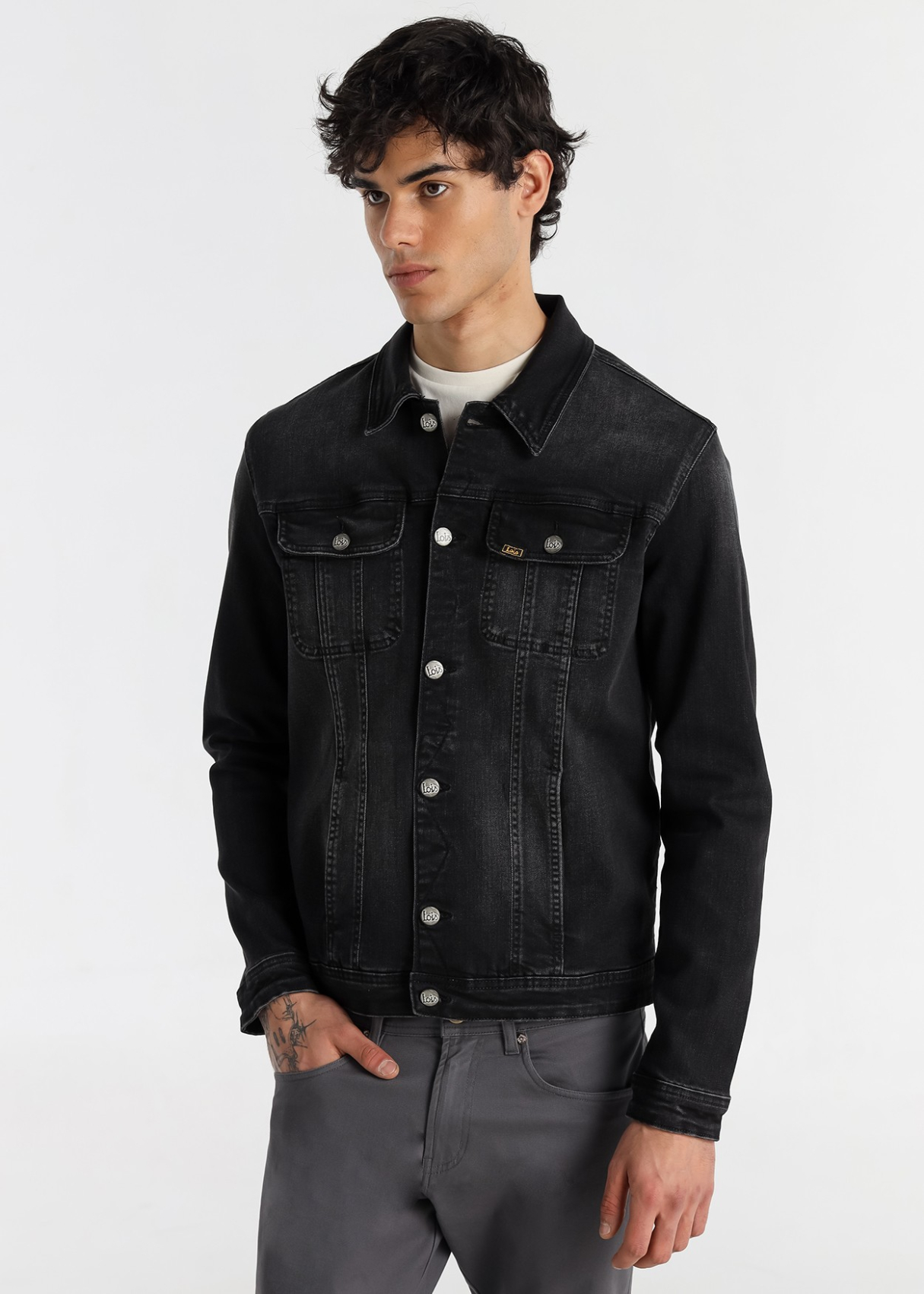Veste en jean noir délavé pour homme de Lois Jeans · style authentique