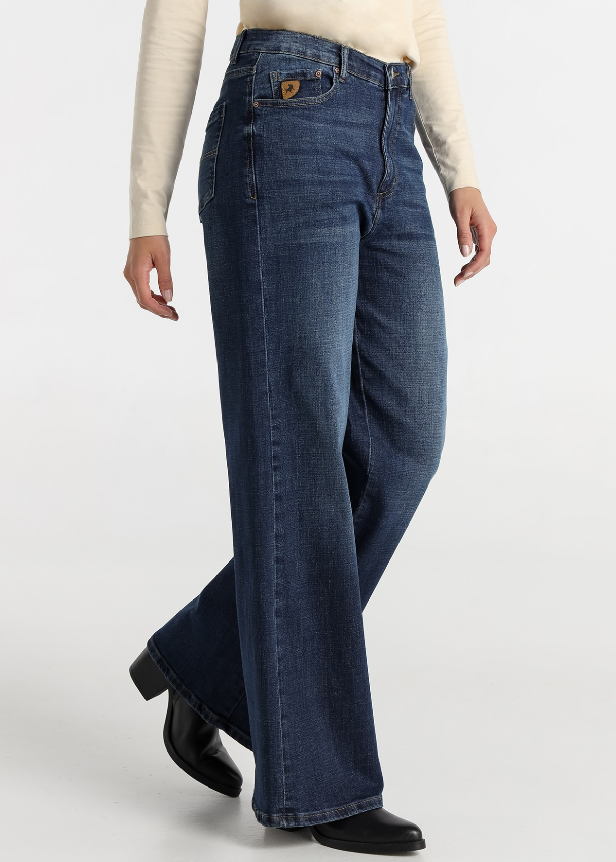 Jeans Lois Jeans pour femmes, délavage moyen · Style distinctif | Tailles en pouces