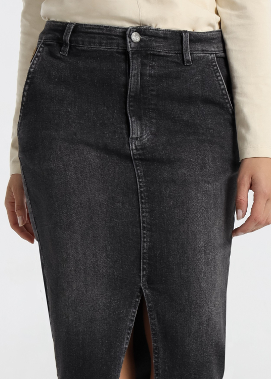 Jupe en jean noir délavé pour femme par Lois Jeans · Attention à l'image | Tailles en pouces