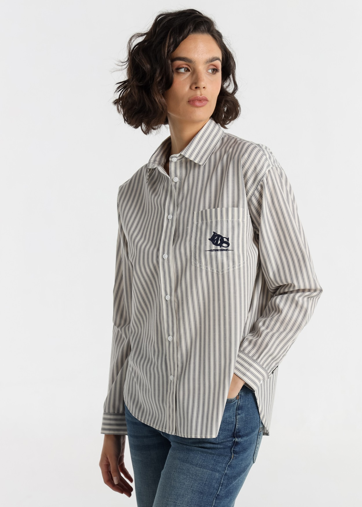 Chemise à manches longues pour femme Lois Jeans avec poche et broderie Fun Lois · style quotidien