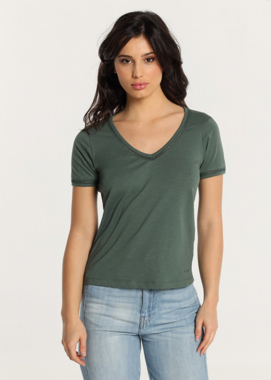 T-Shirt manche courte  basique Col en V  broderie à œillets aux ourlets | Vert